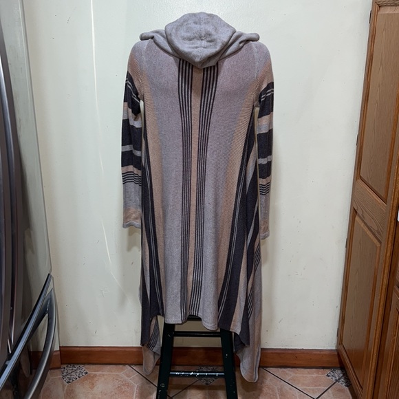 Athleta cardigan sweater wrap with a hood - Picture 7 of 9